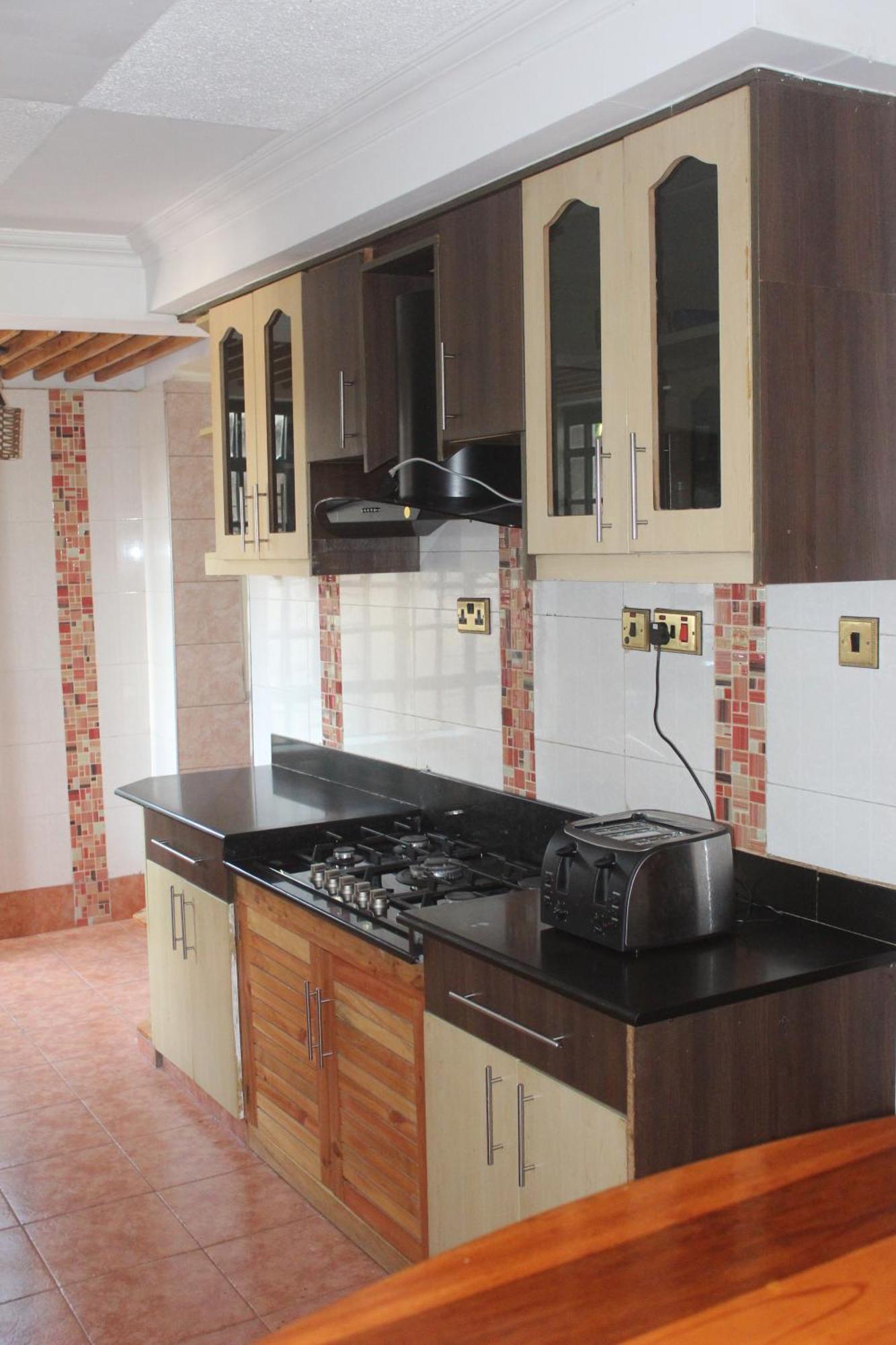 Eshborns House - Near Jomo Kenyatta International Airport And Sgr With Shuttle Services Syokimau 외부 사진