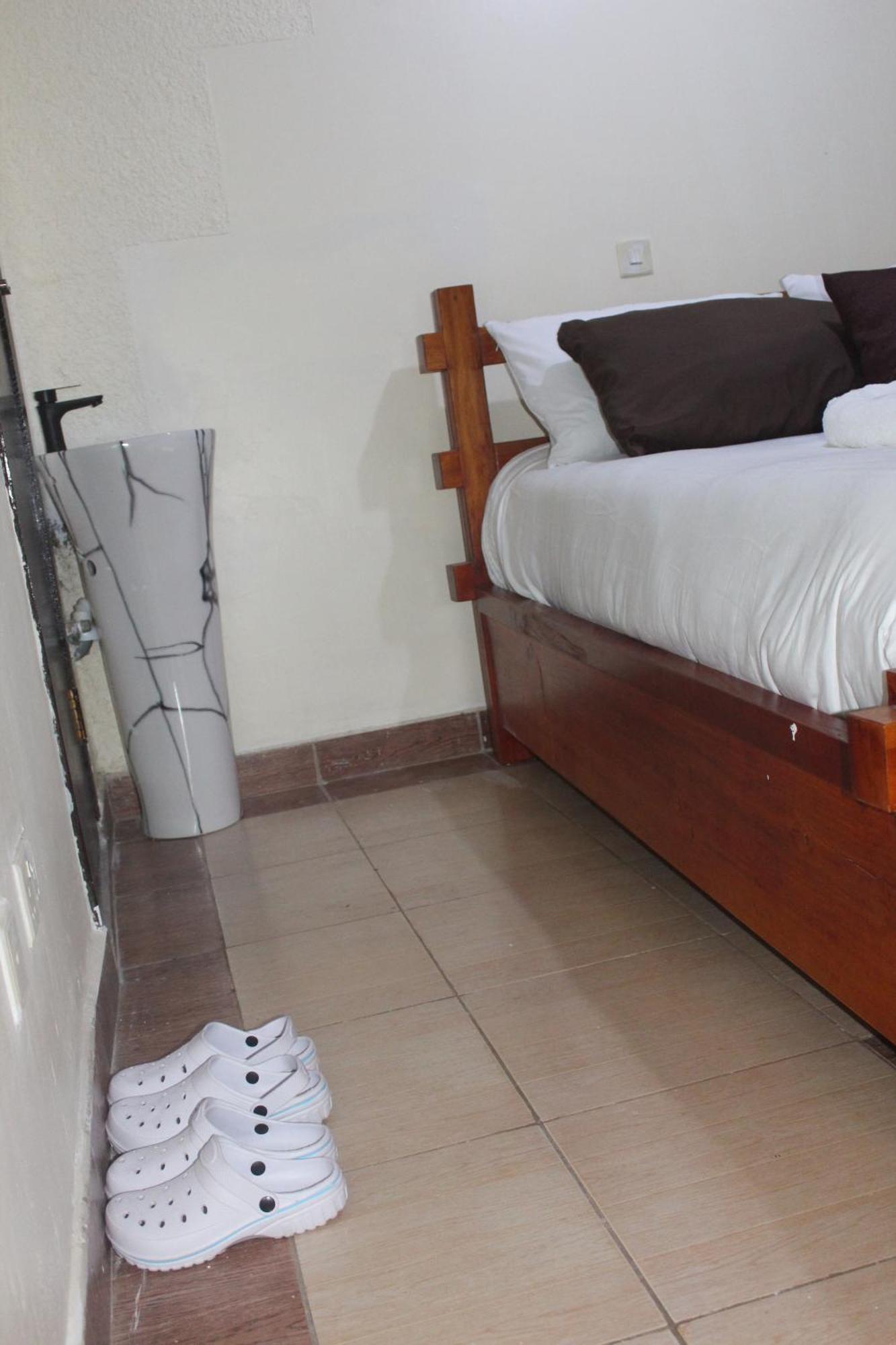 Eshborns House - Near Jomo Kenyatta International Airport And Sgr With Shuttle Services Syokimau 외부 사진